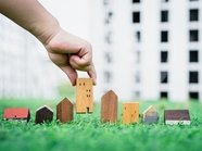 Застройщики сократили вложения в недвижимость на 44%
