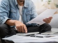 Банки массово пересматривают условия по выданным кредитам Банки массово пересматривают условия по выданным кредитам