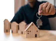 Продажу жилья по безналу предложили сделать обязательной Продажу жилья по безналу предложили сделать обязательной