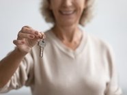 На пенсионерку, желающую вернуть проданную квартиру, завели дело о мошенничестве