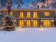 Стивен Сигал продаёт резиденцию в Подмосковье Стивен Сигал продаёт резиденцию в Подмосковье