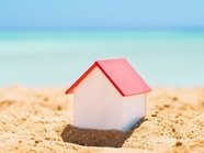 Треть людей старше 35 лет при переезде выбирают жильё на курортах