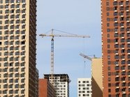 Продажи новых квартир в миллионниках упали сразу на 44%