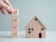 Банки пока не готовы снижать ставки, но смягчают условия ипотеки