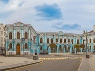 В Москве ищут арендатора для лазурной усадьбы с атлантами В Москве ищут арендатора для лазурной усадьбы с атлантами
