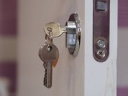 Названы признаки того, что жильё выбрали для ограбления