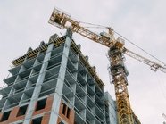 Эксперт объяснил, почему застройщики завышают сроки возведения домов Эксперт объяснил, почему застройщики завышают сроки возведения домов