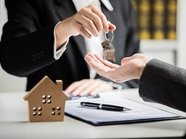 Застройщики стали чаще продавать квартиры через риелторов Застройщики стали чаще продавать квартиры через риелторов