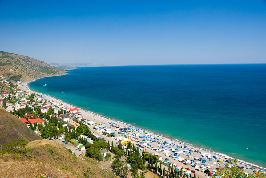 В Крым на майские и на лето: цены на курортную недвижимость падают, спрос на авиабилеты растет 