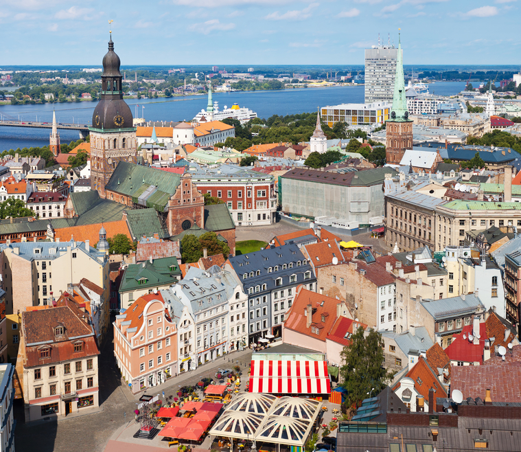 Извилистый путь в Евросоюз, или Кому нужна недвижимость в Латвии?