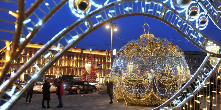Как Москву украсят к новогодним праздникам