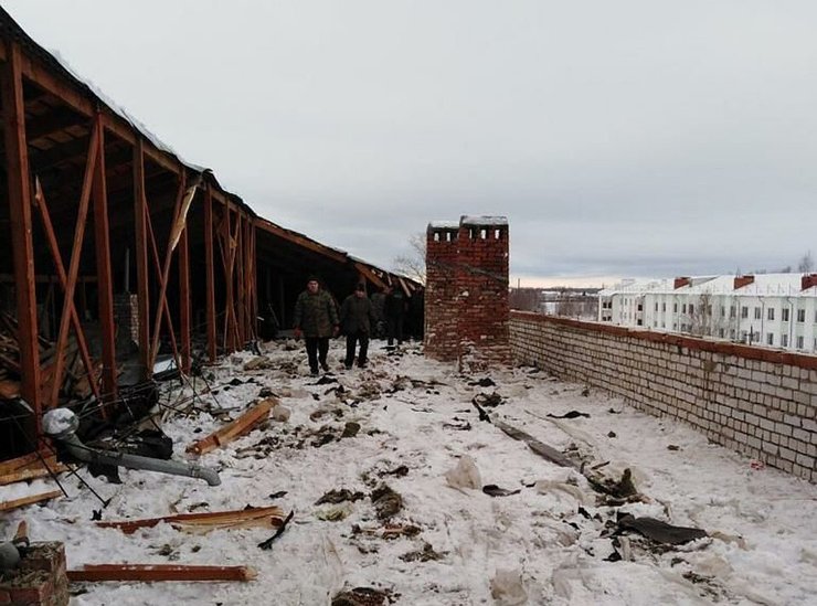 Во Владимирской области рухнула крыша трехэтажного дома