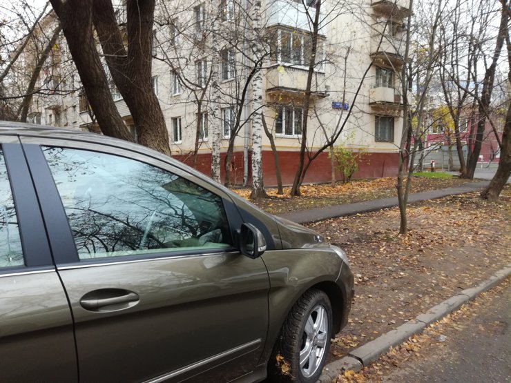 В Москве 60% автомобилистов хотят купить парковочное место