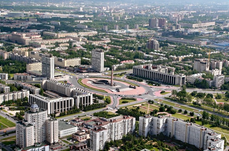 Петербургский Московский проспект: деловой и дорогой