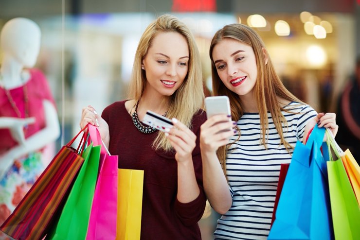 За месяц посещаемость столичных торговых центров выросла на 10%