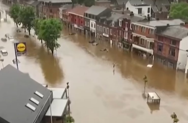 Из-за масштабного наводнения в Германии погибли более 150 человек