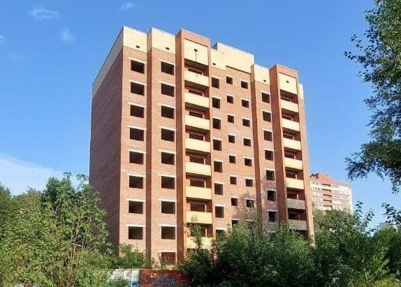 В Новосибирске на улице Серафимовича обнаружили девятиэтажку-самострой