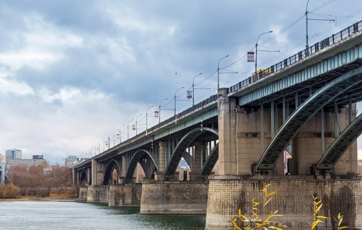 В Новосибирске отремонтируют Октябрьский мост