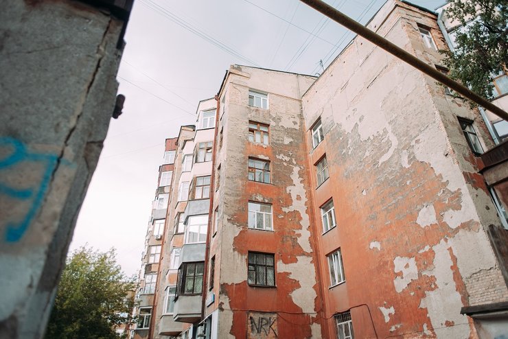 Свердловские власти установили срок включения домов в программу реновации