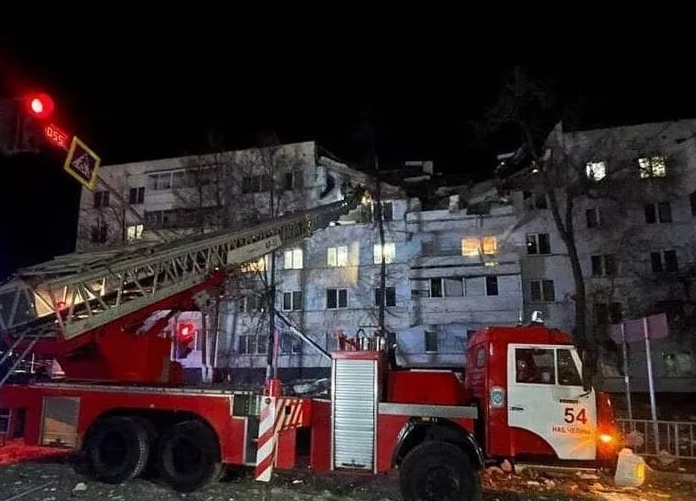 В Набережных Челнах взрывом газа разрушено два этажа пятиэтажки