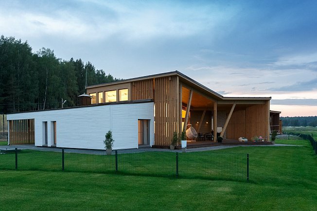 Под Екатеринбургом продают шикарный коттедж с видом на гольф-клуб Под Екатеринбургом продают шикарный коттедж с видом на гольф-клуб