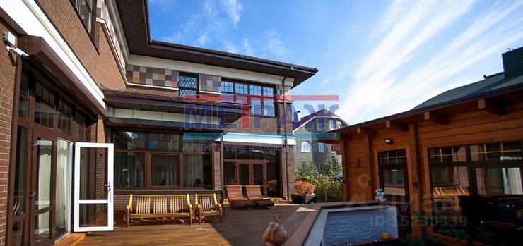 В Новосибирске за 99 млн рублей продают коттедж со SPA-комплексом