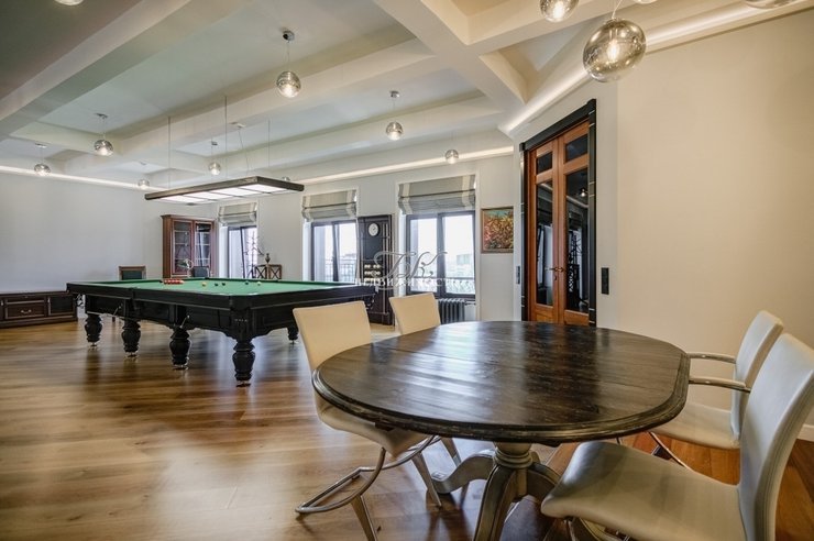 В Новосибирске за 35 млн рублей продают квартиру-кабинет