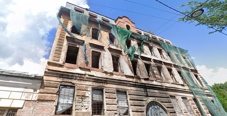 В Петербурге пустят с молотка аварийный дом Сабаевых-Замятиных