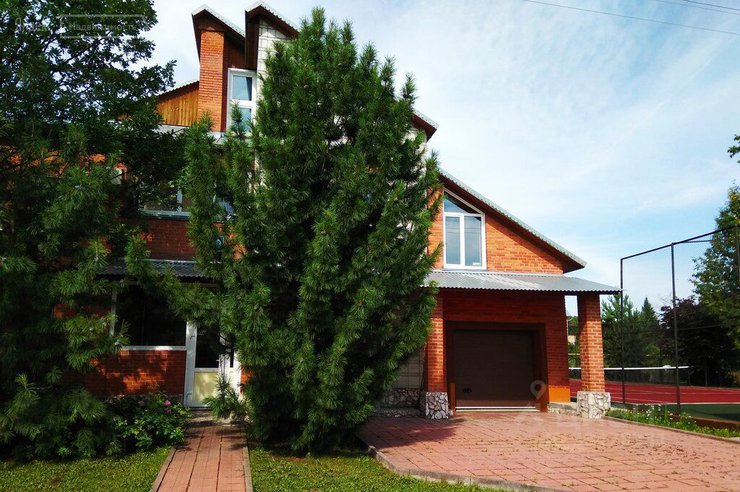 В Краснообске за 36 млн рублей продают коттедж в венецианском стиле