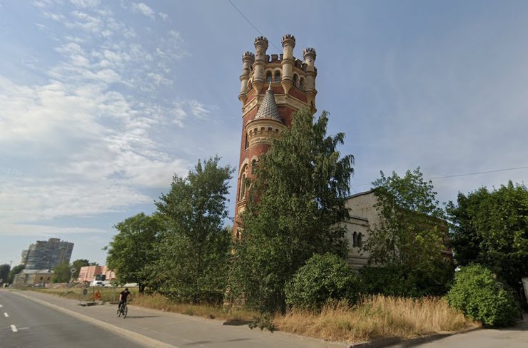В Петербурге выставили на торги башню на Октябрьской набережной