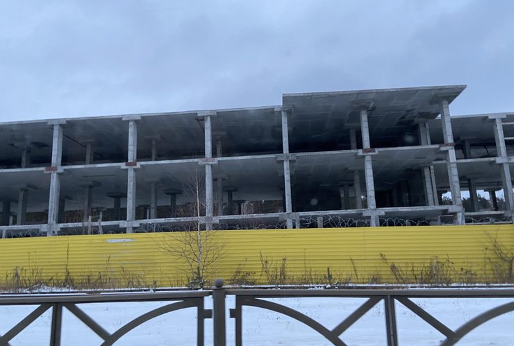 В Екатеринбурге выставили на продажу недостроенный ТЦ у ЦПКиО