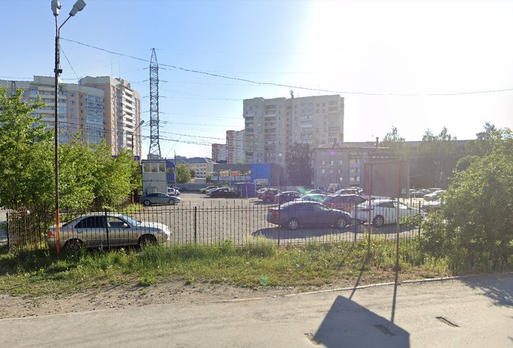 В Екатеринбурге на месте парковки у «Кировского» на Эльмаше построят ЖК