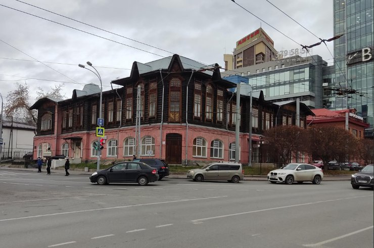 Старинный особняк в центре Екатеринбурга ждет реконструкция