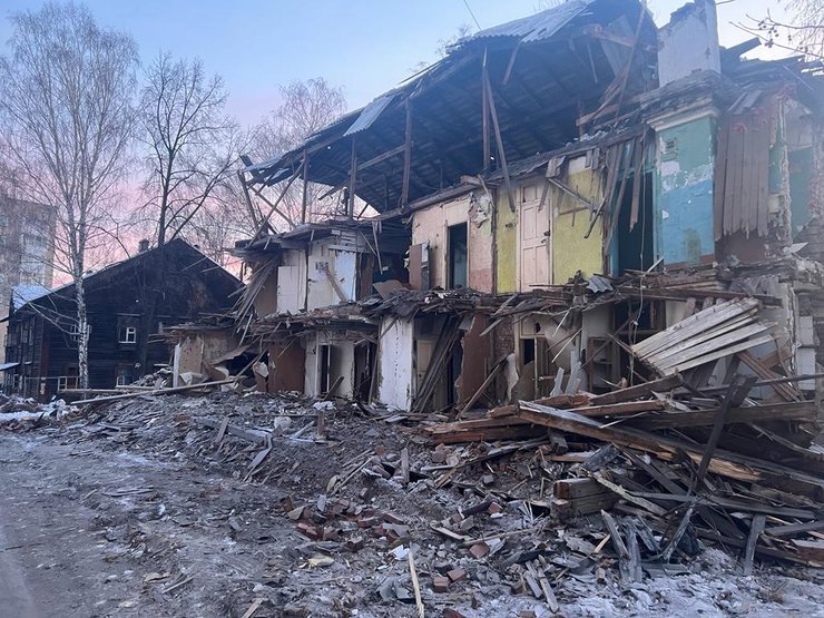 В Екатеринбурге начали сносить дома на участке, отданном под реновацию