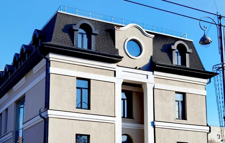 В Екатеринбурге выставили на продажу дом по соседству с бывшим отелем Hilton