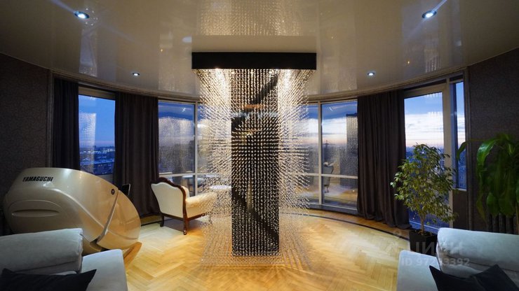 В Новосибирске продают квартиру с сауной и домашним казино