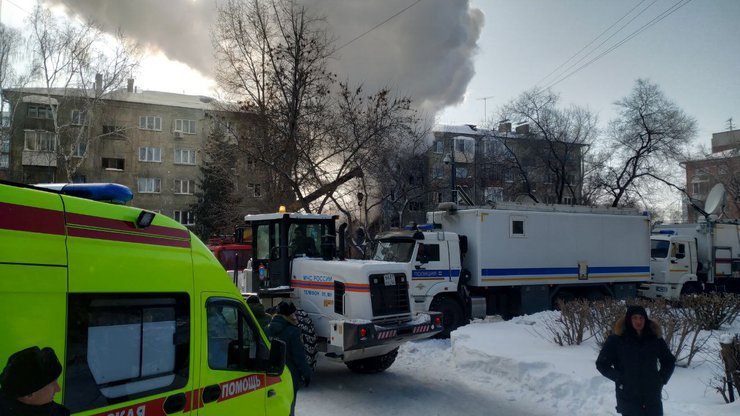 В Новосибирске из-за взрыва газа обрушился подъезд многоэтажки