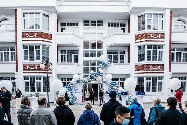 В Сочи дольщики новостройки с плесенью обратились к главе СКР Бастрыкину