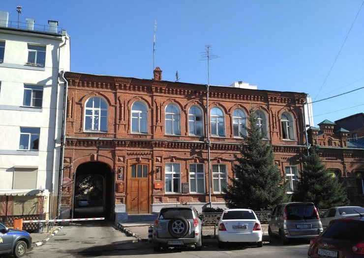 В Новосибирске отремонтируют кирпичный особняк, который занимает Росгвардия