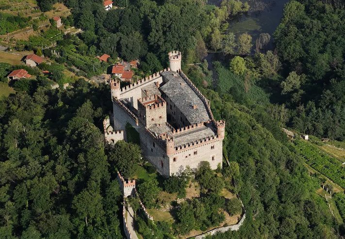 Джонни Депп может купить средневековый замок в Италии