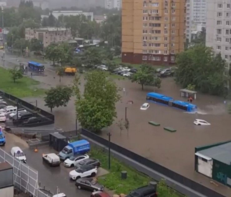 Московские улицы затопило