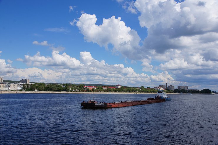 Почти треть городских набережных занято промзонами