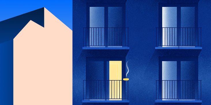 Можно ли курить на балконе: что говорит закон