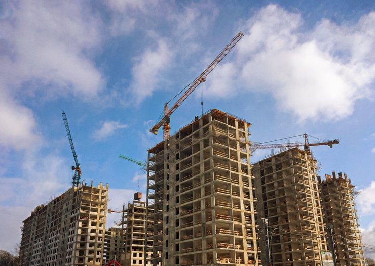 Застройщики в мае поставили антирекорд по выводу нового жилья в продажу