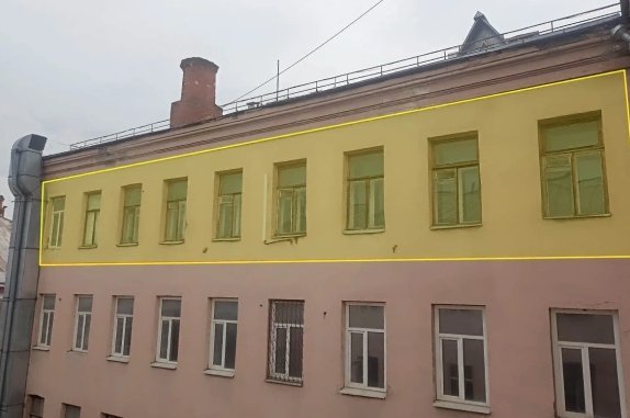 На торги выставили 12-комнатную квартиру в доме с «Елисеевским»
