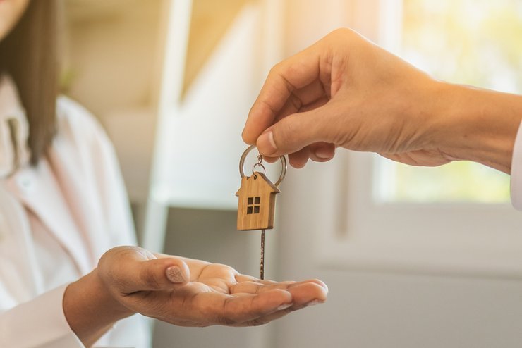 Продажи квартир по ДДУ упали до минимума