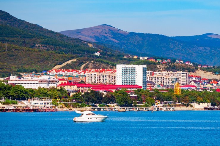 Голубая бухта и другие красивые места рядом с Геленджиком: что посмотреть и где отдохнуть. Фото и описания