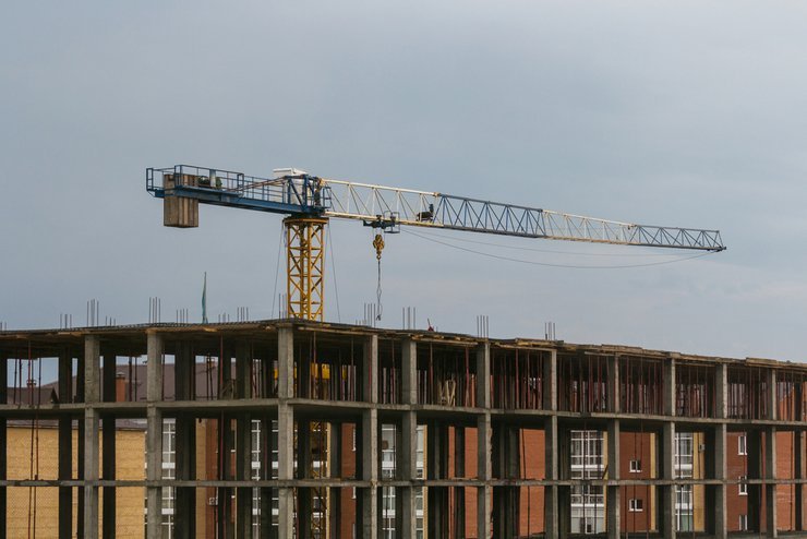 Перенос ввода жилья в 2026 году станет рекордным Перенос ввода жилья в 2026 году станет рекордным