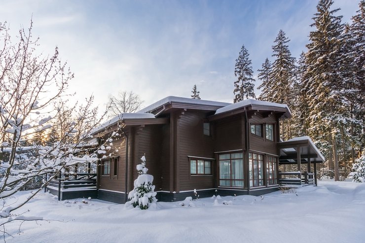 Спрос на ипотеку в сегменте ИЖС за год упал в 4 раза