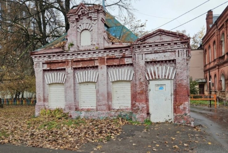 В Москве выставили на торги сторожку XIX века